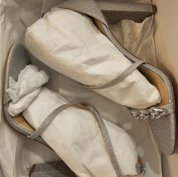 Jewel Badgley Mischka - Picture 6 of 7